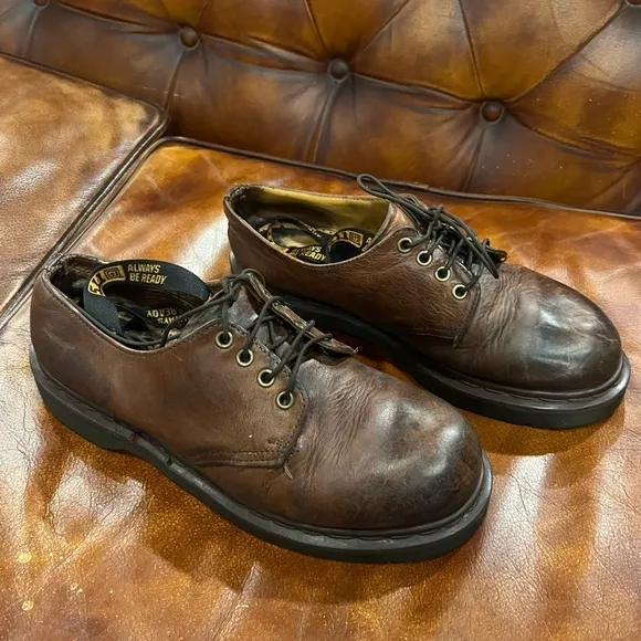 Vintage Dr. Martens brown Oxfords “Made in England”