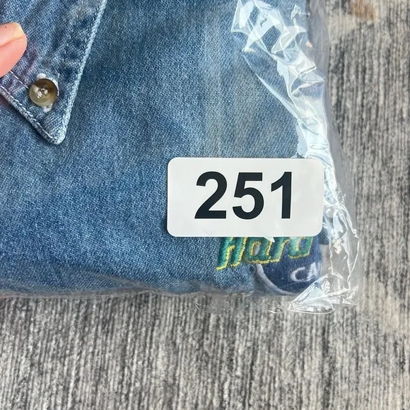 Vintage Hard Rock Cafe Denim Shirt XLarge HRC Hong Kong​