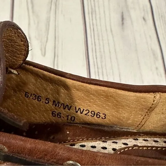 Vintage Rare Born Handcrafted Leather Lace Up Moc Toe Oxfords Women Sz 6 (New)