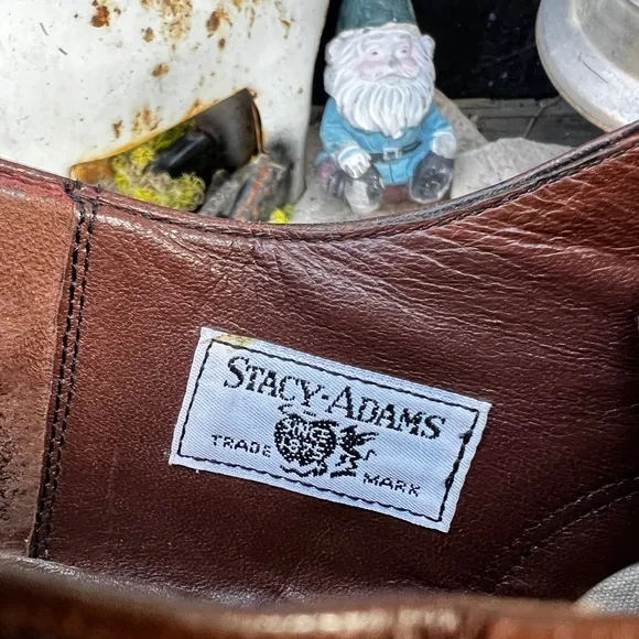 Vintage Stacy Adams brown leather oxfords.