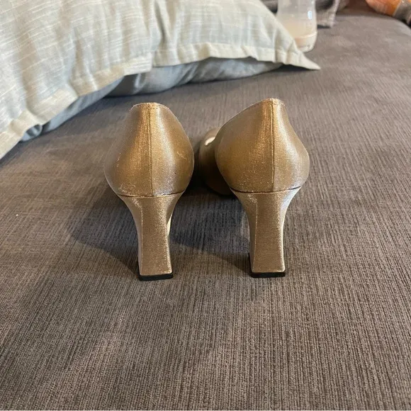Vintage Stuart Weitzman Gold Heels