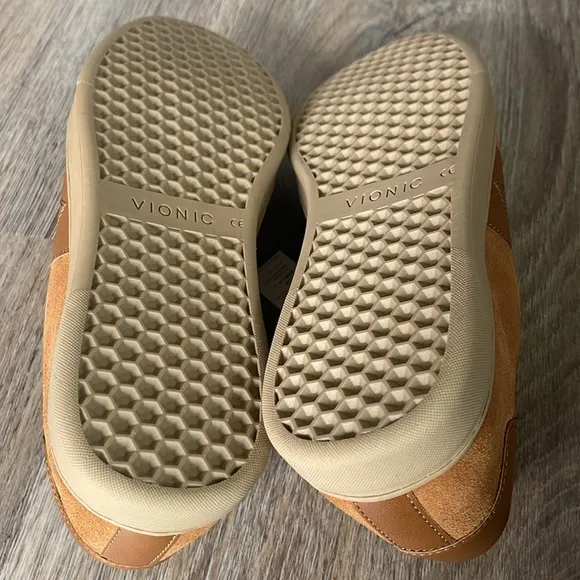 Vionic Jerome Suede Men’s Shoes Size 8.5