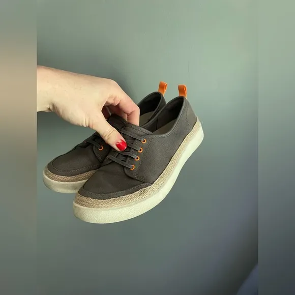 Vionic Jovie Slip On Canvas Sneakers Size 7.5