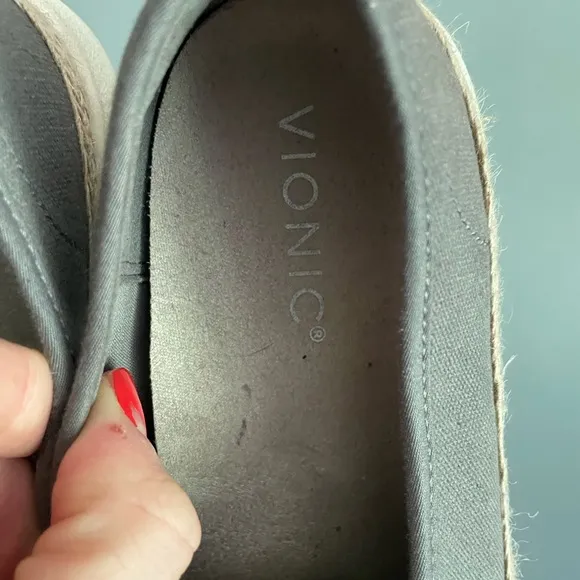 Vionic Jovie Slip On Canvas Sneakers Size 7.5