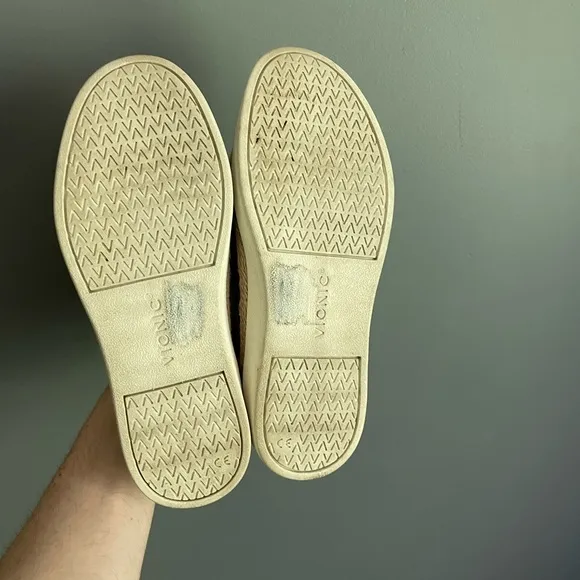 Vionic Jovie Slip On Canvas Sneakers Size 7.5