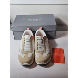 Vionic ladies Venya marshmallow walking shoes  Nib