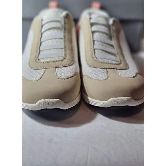 Vionic ladies Venya marshmallow walking shoes  Nib