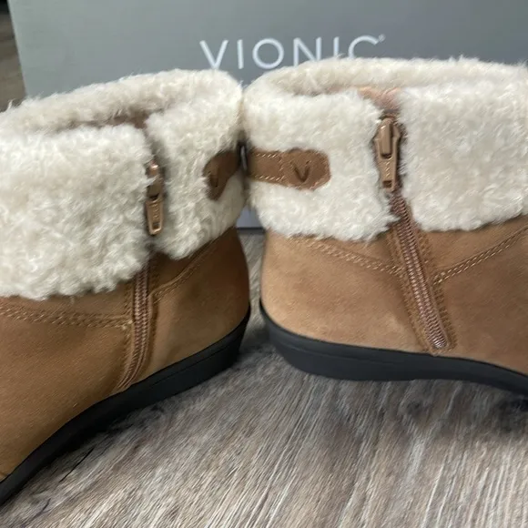 Vionic Magnolia Ruth Suede Weather Resistant Ankle Boots Size 6