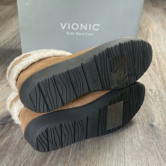 Vionic Magnolia Ruth Suede Weather Resistant Ankle Boots Size 6