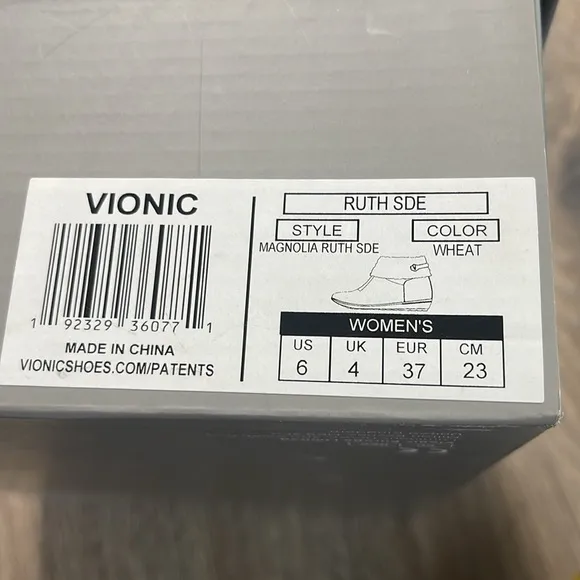 Vionic Magnolia Ruth Suede Weather Resistant Ankle Boots Size 6
