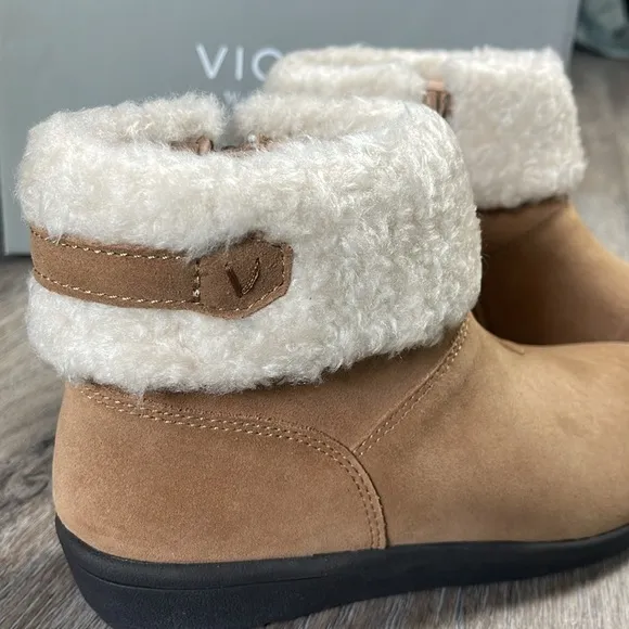 Vionic Magnolia Ruth Suede Weather Resistant Ankle Boots Size 6