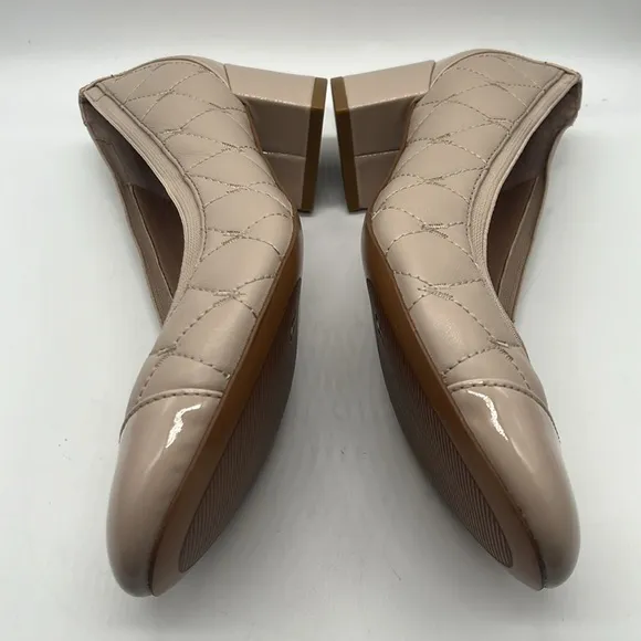 Vionic Olympic leather Ruby Quilted Low Heels Nude - Sz 6.5 EUC almost like new