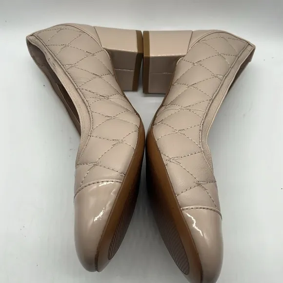 Vionic Olympic leather Ruby Quilted Low Heels Nude - Sz 6.5 EUC almost like new