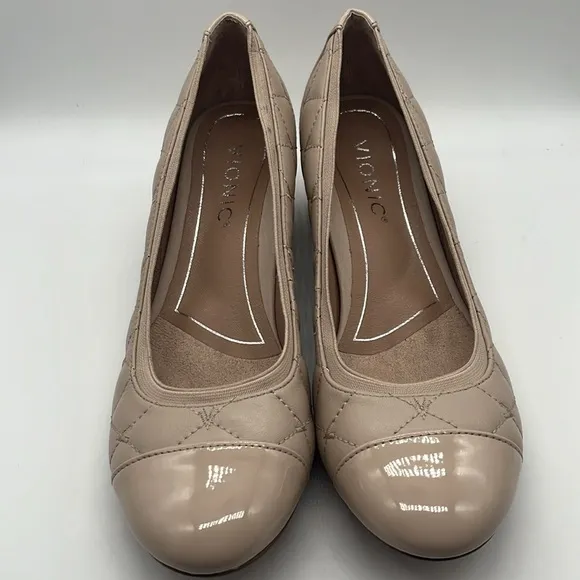 Vionic Olympic leather Ruby Quilted Low Heels Nude - Sz 6.5 EUC almost like new