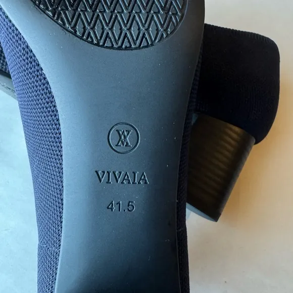 Vivaia Navy Almond Tamia Toe Block Heel, Size 41.5