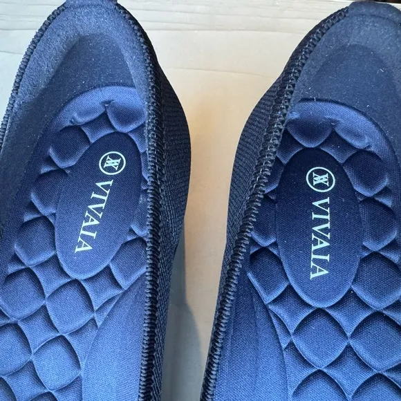 Vivaia Navy Almond Tamia Toe Block Heel, Size 41.5
