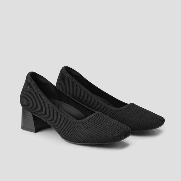 Vivana Black Square Toe Heels Size 39.5 Classic Casual