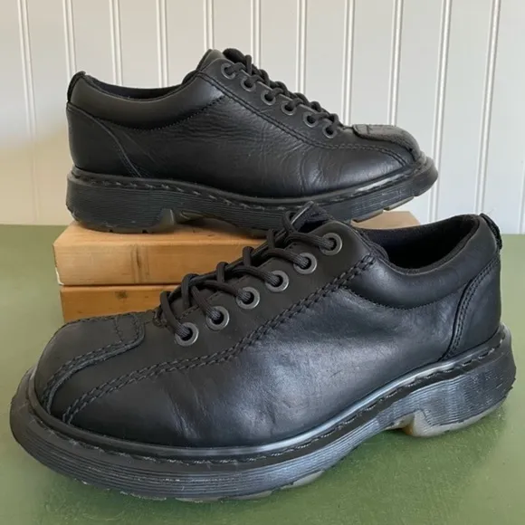 VTG *England* Dr. Martens Low Boots/Oxfords in Black Leather #8A02
