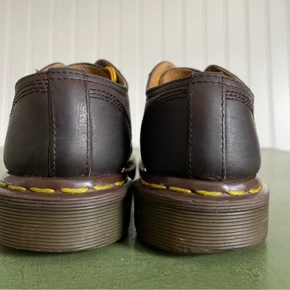 VTG *England* Dr. Martens Low Boots/Oxfords in Dark Brown Leather #8019/34