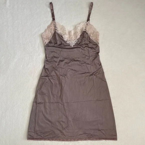 {VTG} Lorraine | Babydoll Floral Lace Trim Nylon Slip Dress Lingerie Mauve (34)