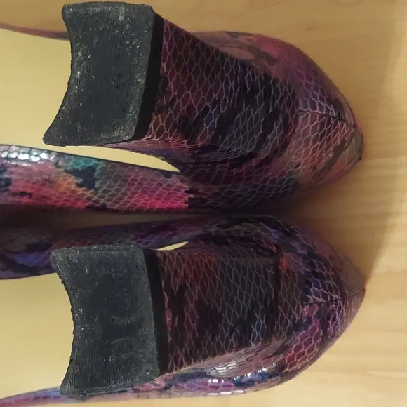 VTG Margaret Jerrold Pastel Rainbow Colored Snakeprint Leather Block Heels Sz 9