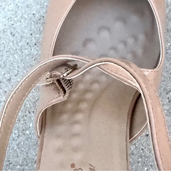 WALKING CRADLES patent leather heels dance pumps nude neutral strappy block tan