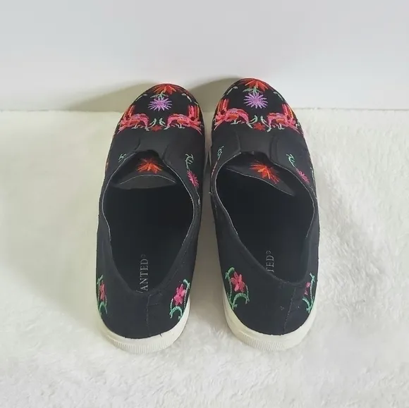 Wanted Black Canvas Floral Flower Embroidered Slip On Shoe Size 9