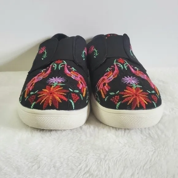 Wanted Black Canvas Floral Flower Embroidered Slip On Shoe Size 9