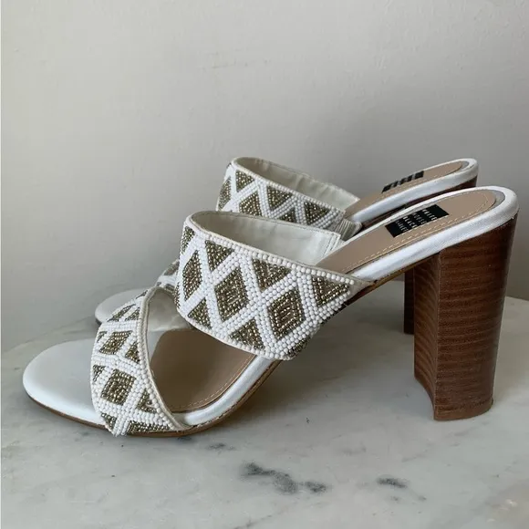 WHITE House Black Market, WHBM Jenna beaded two band Heels Size 8