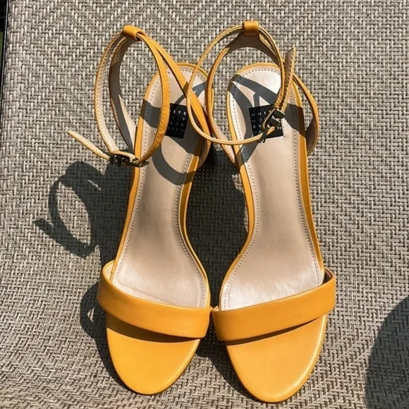 WHITE HOUSE BLACK MARKET Yellow Open toe heels with ankle strap women’s size 9