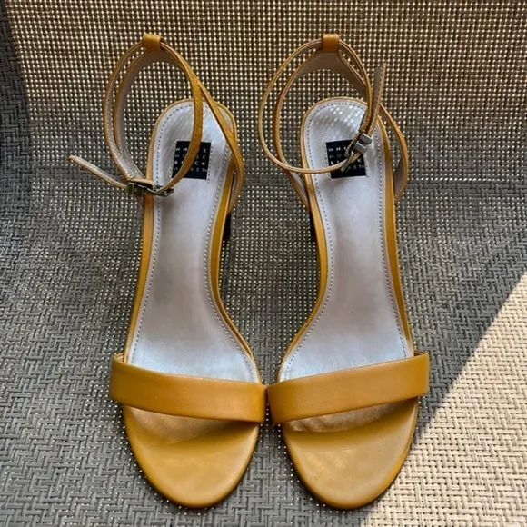 WHITE HOUSE BLACK MARKET Yellow Open toe heels with ankle strap women’s size 9