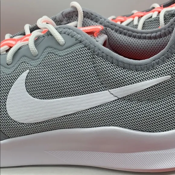 WMNS NIKE VTR wolf grey/white-lava glow