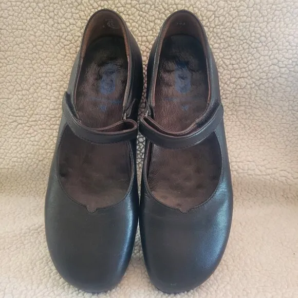 WOLKY Leather Black Mary Jane Shoes - Cushioned Insole Velcro Strap - Size 7.5