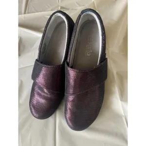 Womens Alegria Burgendy Shiny Clogs- Very‎ Cool- Size 8