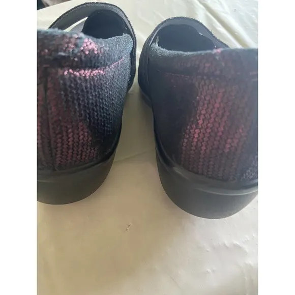 Womens Alegria Burgendy Shiny Clogs- Very‎ Cool- Size 8