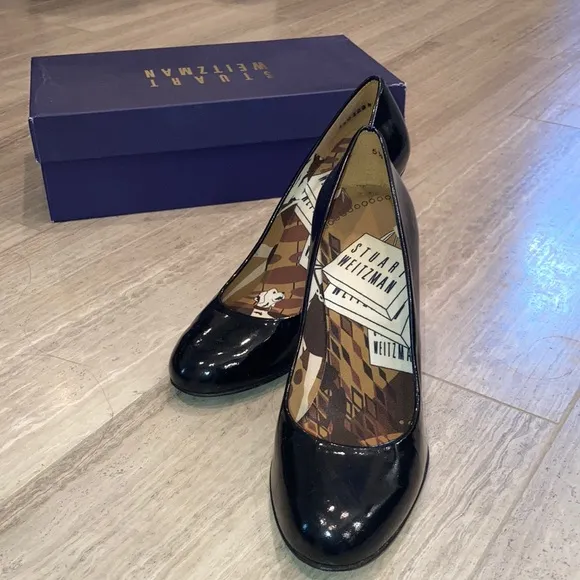Women’s black heels. Stuart Weitzman.