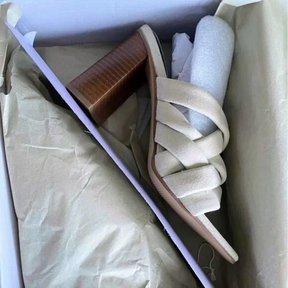 Women’s Journee Collection Signature shoes Elegance &amp; Versatility Meets.