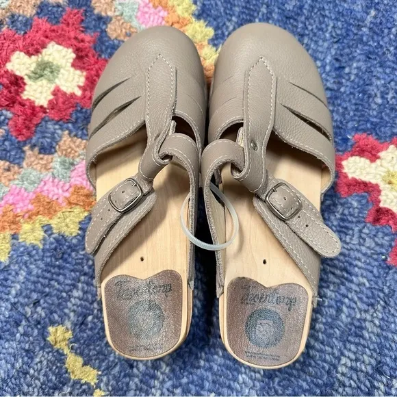 Women’s Troentorp Beige Mary Jane Clogs Size 8 New without box NWOB.