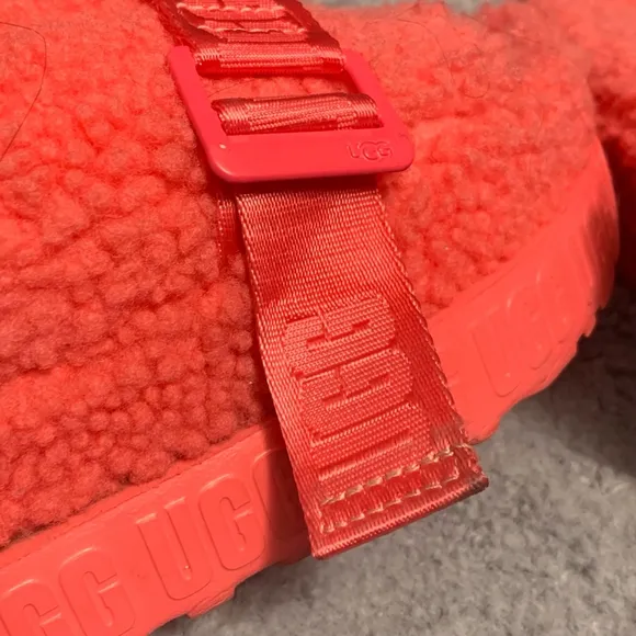 Women's UGG Slides, Coral/pink, Size 11