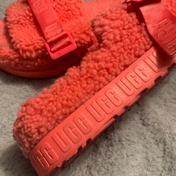 Women's UGG Slides, Coral/pink, Size 11