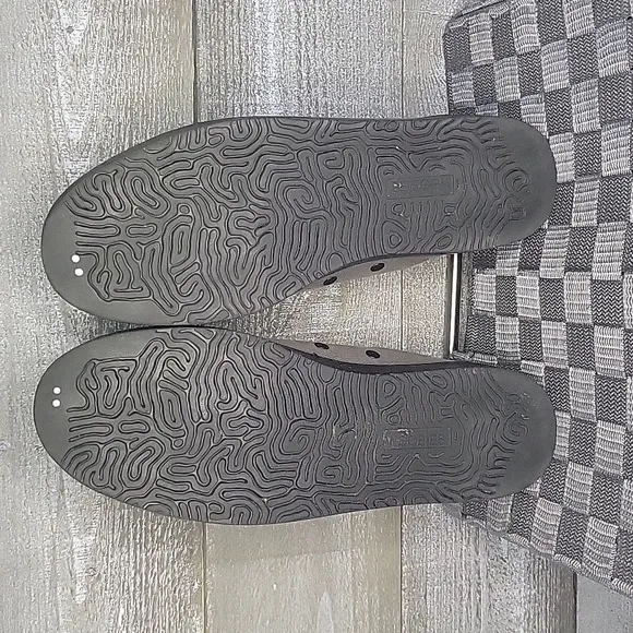 Woobies Men's 9.5/Women's 11 Tactical Mod-1 Gray and Black Canvas low top Shoe