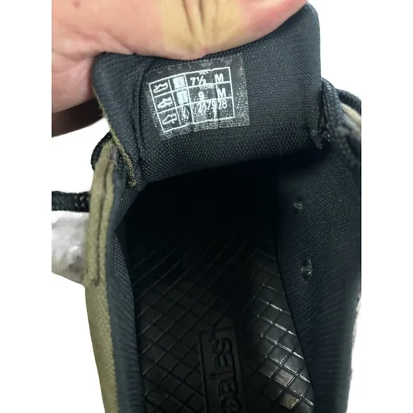 WOOBIES OD GREEN MOD-1 MENS SIZE 7.5 Women Size 9