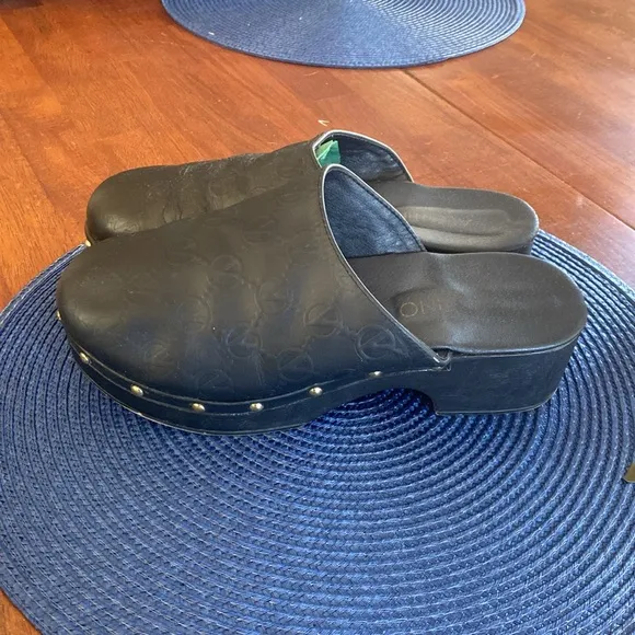 Worn Twice- Valentino/Mario Valentino Embossed Black Leather Clogs-SZ 8
