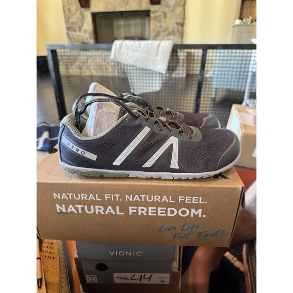 Xero Shoes Barefoot Running Shoes Men's 9.5 Minimalist Zero Drop Wide Toe Box