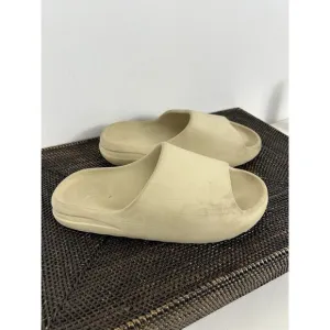 Yeezy Slides Sandals Men's Size 10 Color Bone Ivory
