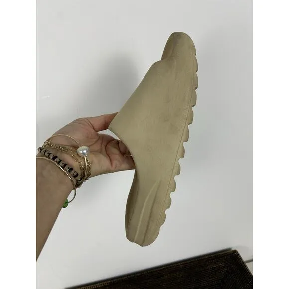 Yeezy Slides Sandals Men's Size 10 Color Bone Ivory