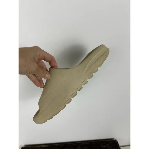 Yeezy Slides Sandals Men's Size 10 Color Bone Ivory