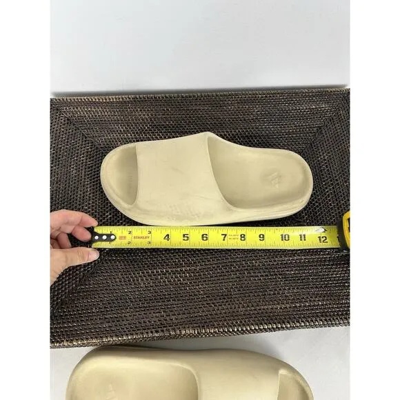 Yeezy Slides Sandals Men's Size 10 Color Bone Ivory