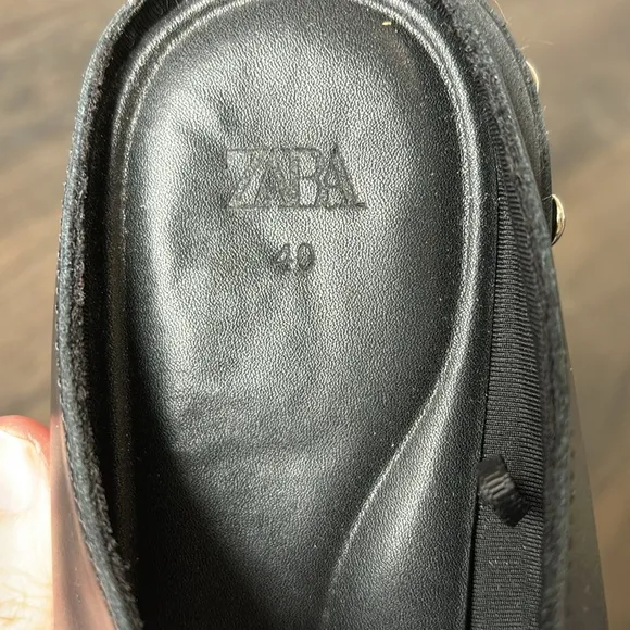 ZARA Black Studded Pointed Toe Leather Clogs, US 9 / EUR 40