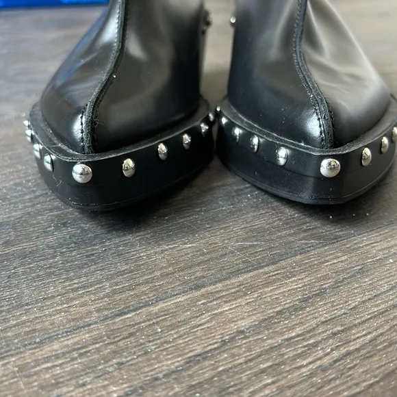ZARA Black Studded Pointed Toe Leather Clogs, US 9 / EUR 40